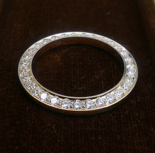 14k Gold 26mm 1.55ct WG
